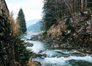 Гірські річки України: наймальовничіші водні маршрути