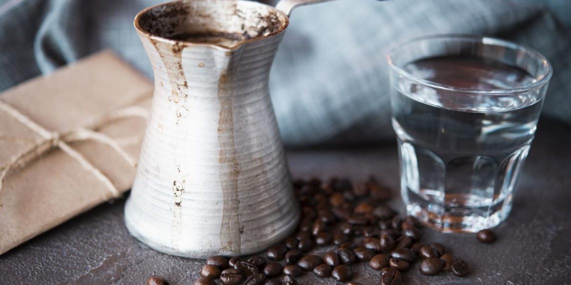 Кава стане у сто разів смачнішою: просто покладіть дрібку цього продукту