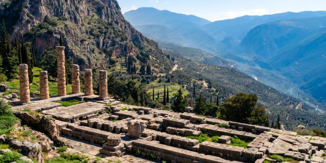 У руїнах давньогрецького міста знайшли 2400-річний горщик із золотом: хто його міг заховати