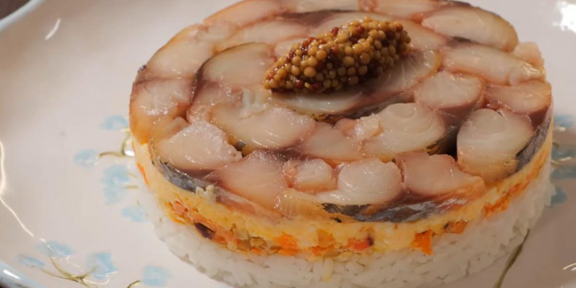 Головний конкурент “Оселедця під шубою”: елементарний салат із копченою скумбрією