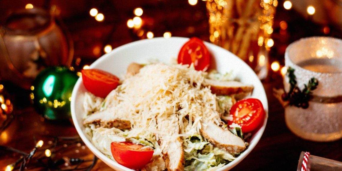 Швидкі салати на Новий рік: 7 смачних ідей, які ви приготуєте за 15 хвилин