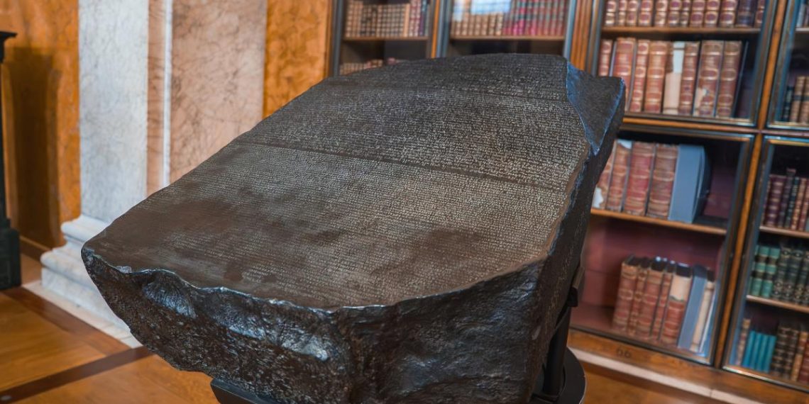 Учені назвали 7 загадкових мов, які досі не розшифровані