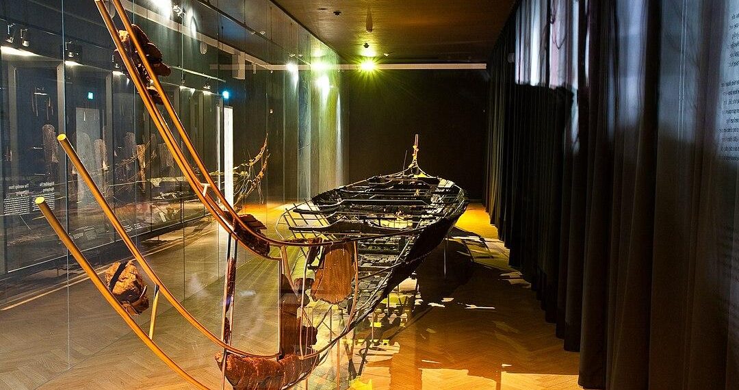 Таємницю найстарішого дерев’яного човна Скандинавії розгадали за відбитком пальця в смолі