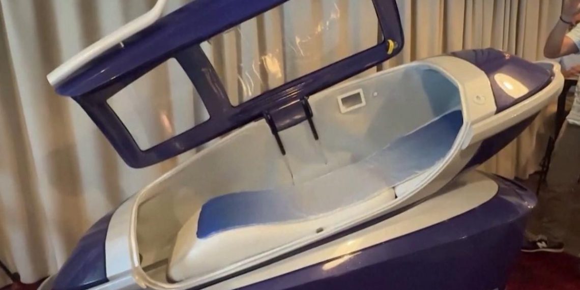 Дозвіл на смерть у швейцарській капсулі для евтаназії даватиме штучний інтелект