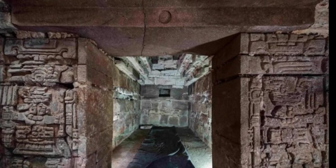 В Мексиці знайшли розкішно оздоблену гробницю “народу хмар”