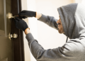 Що означає сон, у якому обікрали квартиру: символіка та пояснення