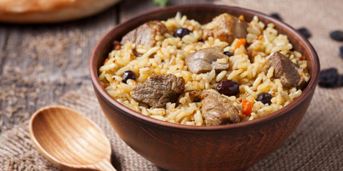 Два найкращі рецепти плову в мультиварці та каструлі: сусіди збіжаться на аромат