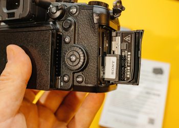 Чіпи йдуть до ЦОД: Sony припиняє продаж карт пам’яті SD та CF